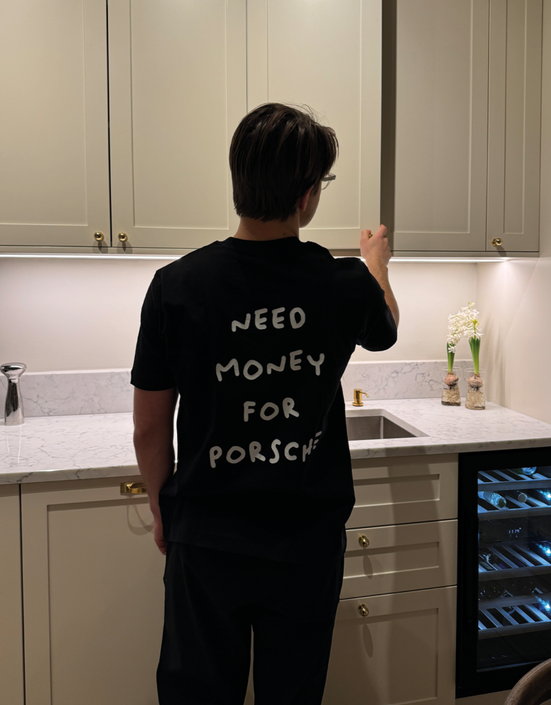 Produktbild för: Tee Black (Slutsåld)